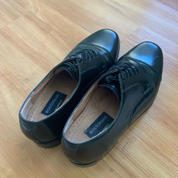 Shoes - Picture 3 of 4